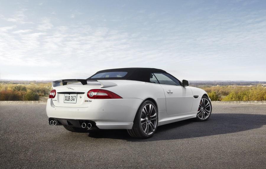 Jaguar XKR-S Convertible 2012 года  (фото 19 из 45)
